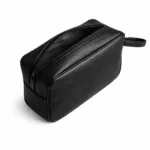 neceser de viaje de cuero negro