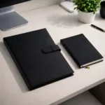 Cartapacio de cuero negro con diseño profesional