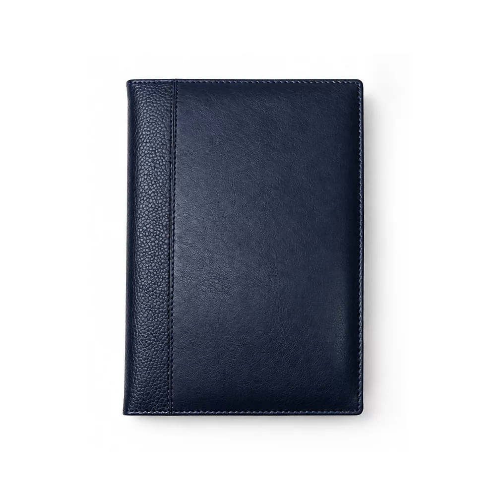 Agenda Diaria 2027 – Azul Zafiro Agenda diaria 2027 de biocuero azul zafiro, diseño elegante de Mora Cueros.